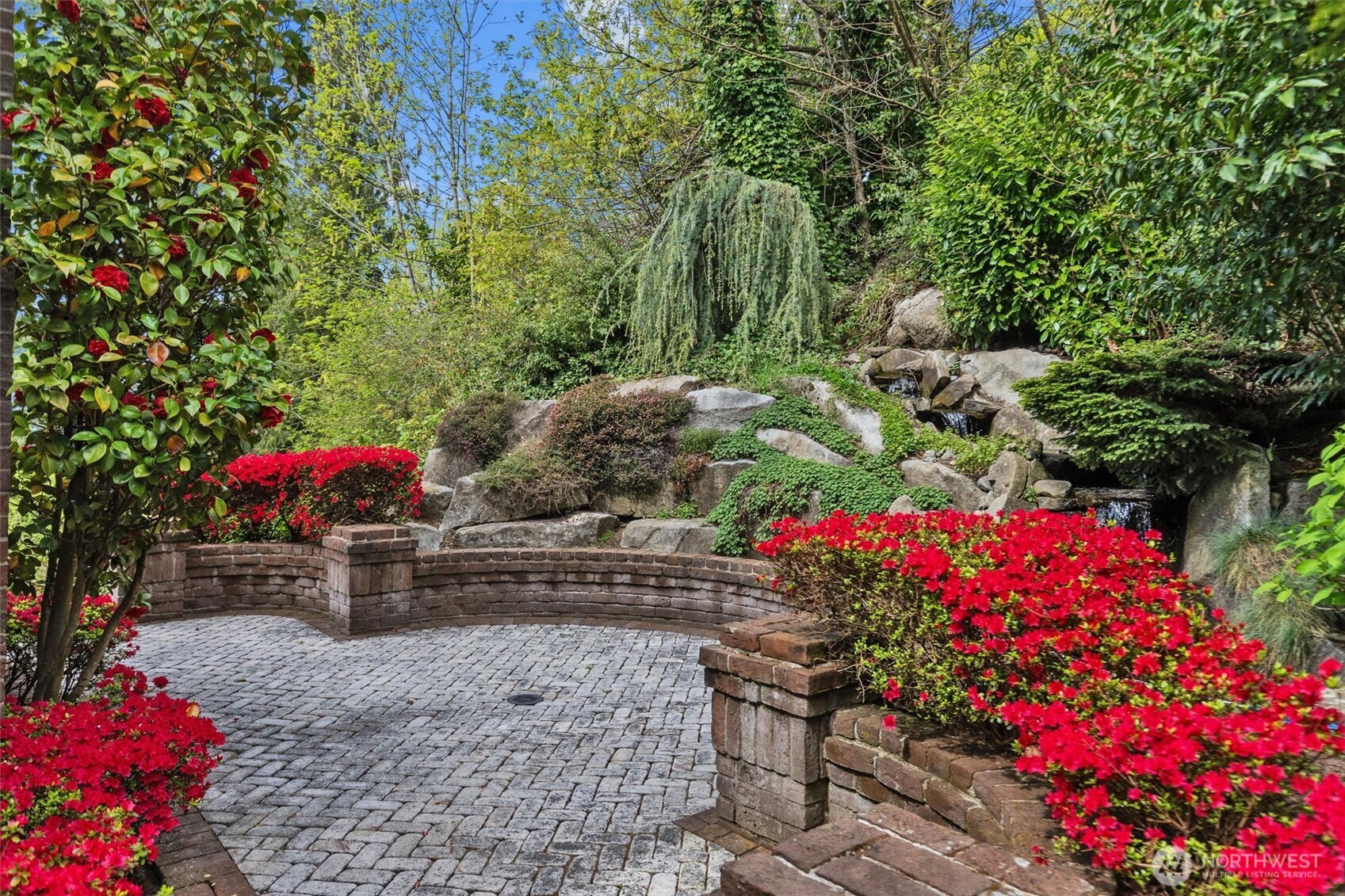 4725 W Mercer Way , Mercer Island, WA 98040-4332