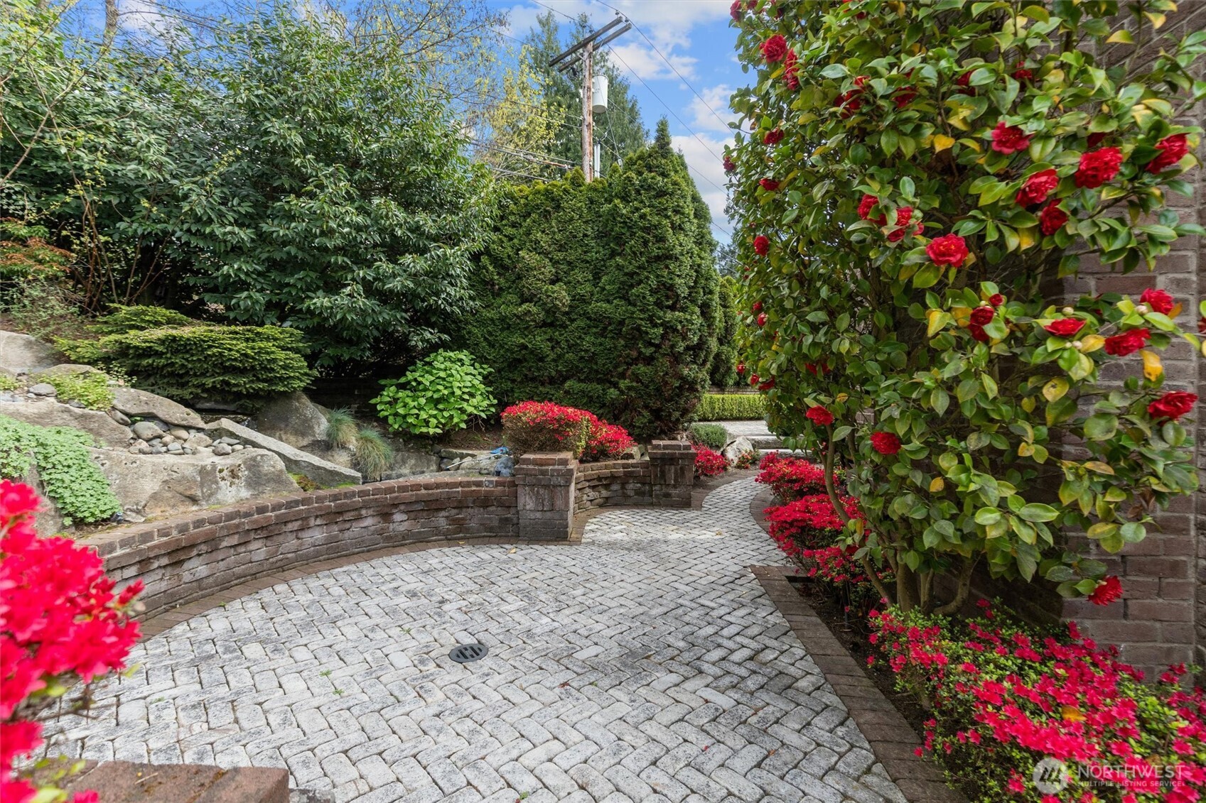 4725 W Mercer Way , Mercer Island, WA 98040-4332