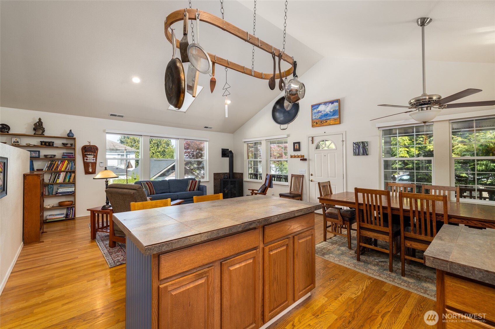412 Jefferson Street , Mount Vernon, WA 98274