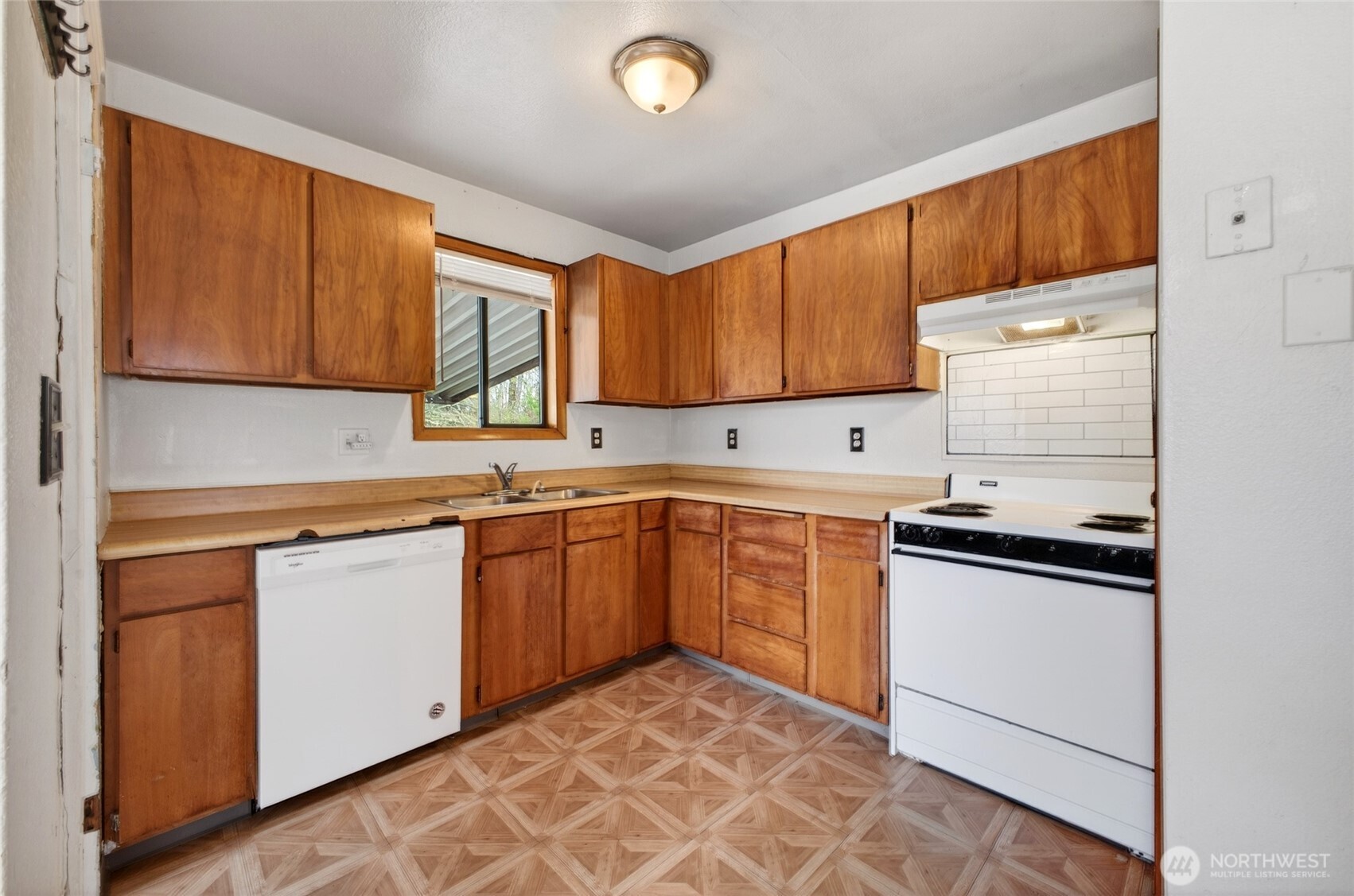 6515 E E Street , Tacoma, WA 98404