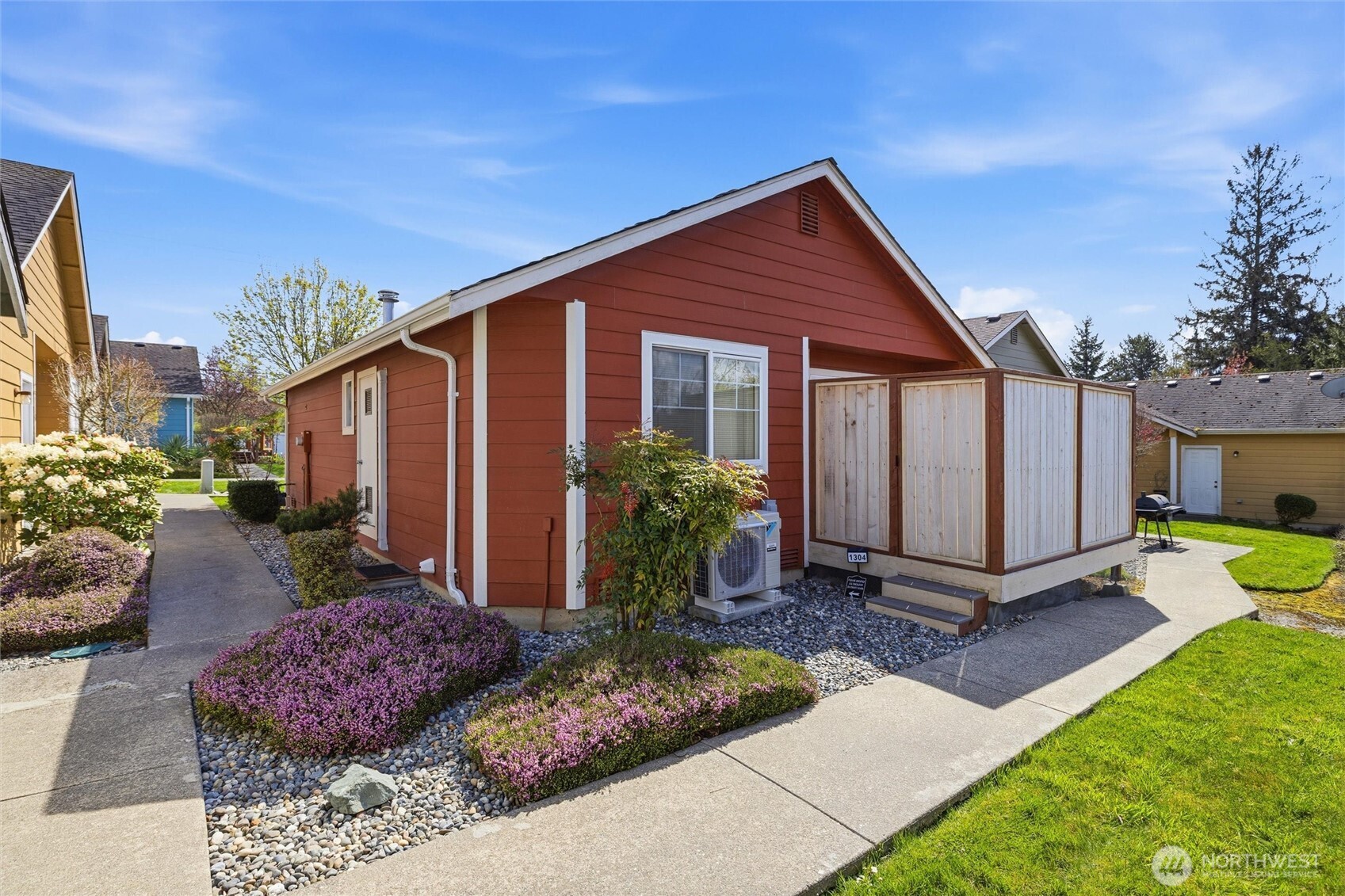 1304 Wildflower Way , Sedro Woolley, WA 98284