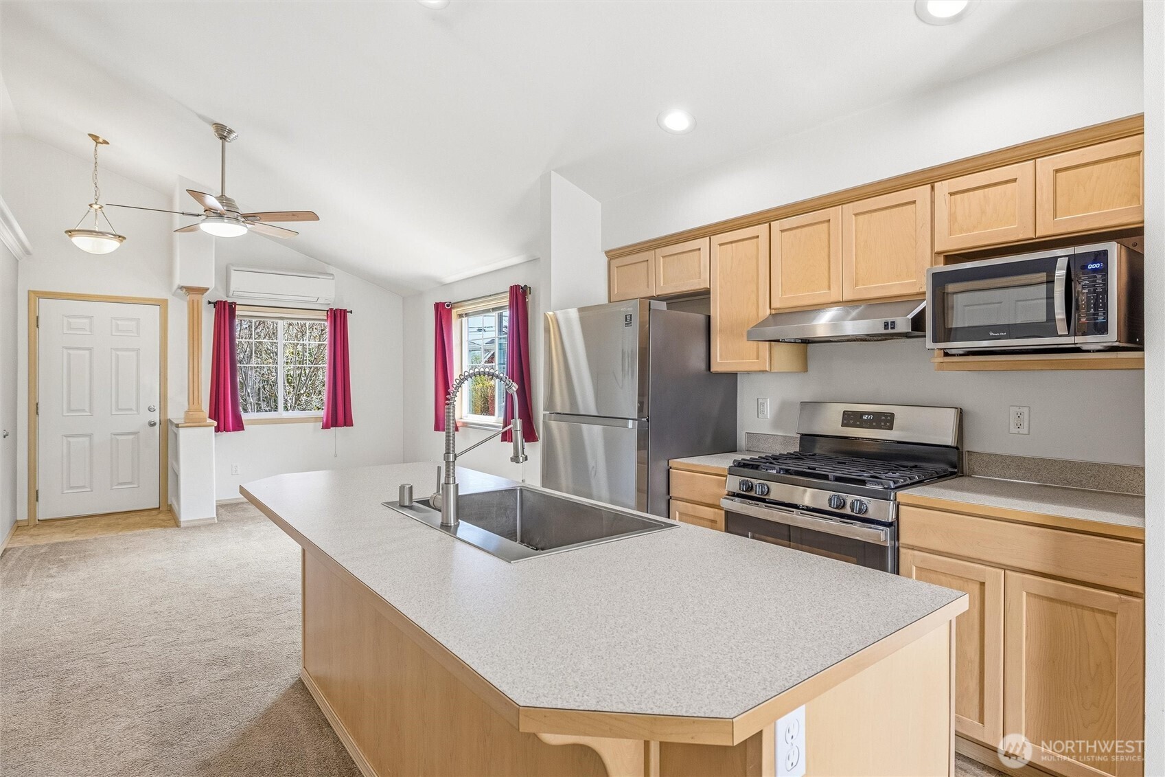 1304 Wildflower Way , Sedro Woolley, WA 98284