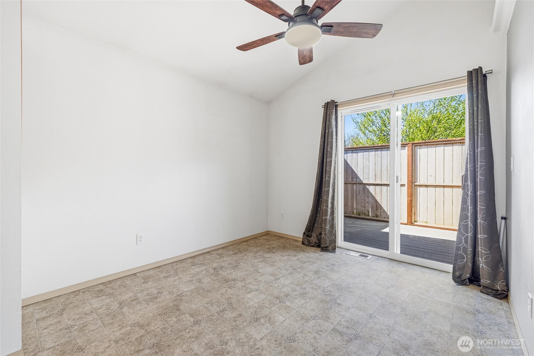 1304 Wildflower Way , Sedro Woolley, WA 98284