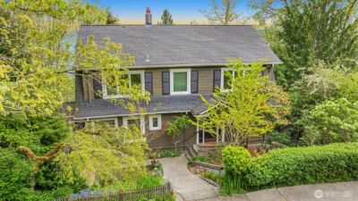 412 36th Avenue , Seattle, WA 98122-6416