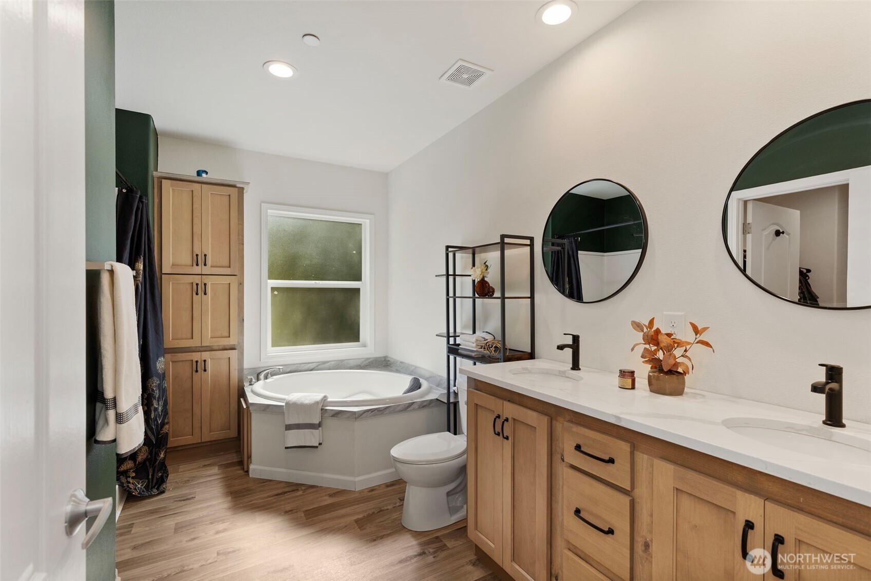 31571 Night Owl Avenue NE, Kingston, WA 98346