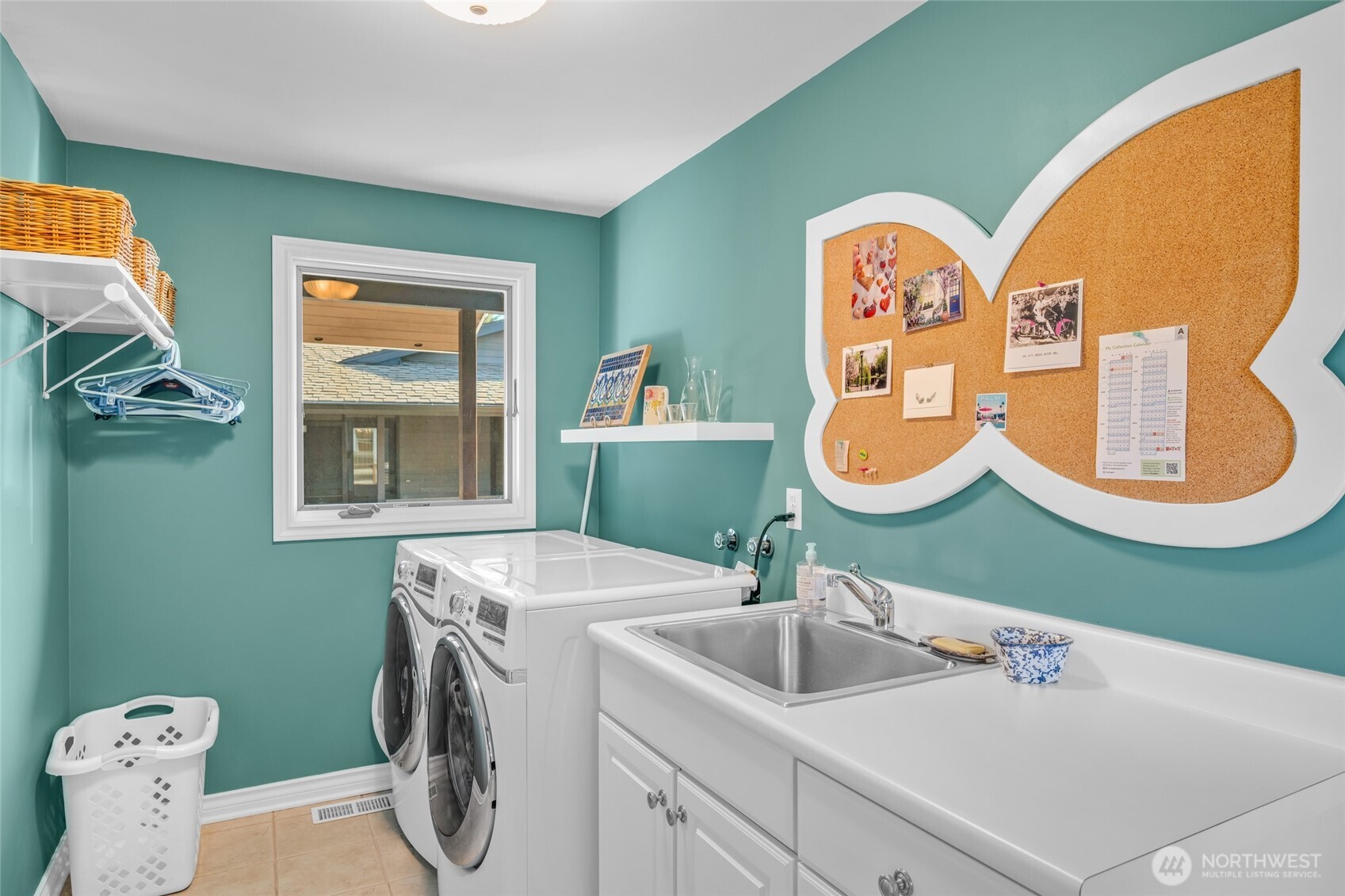 6749 82nd Avenue SE, Mercer Island, WA 98040