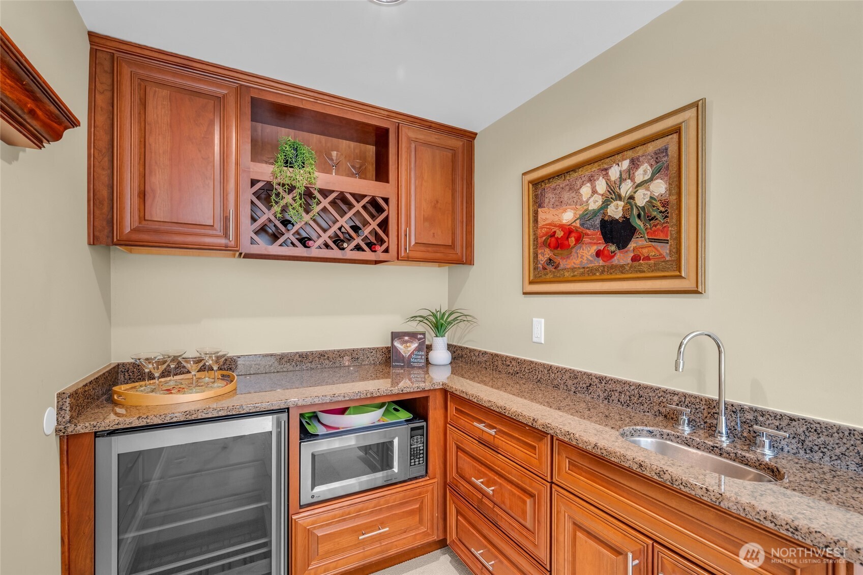 6749 82nd Avenue SE, Mercer Island, WA 98040