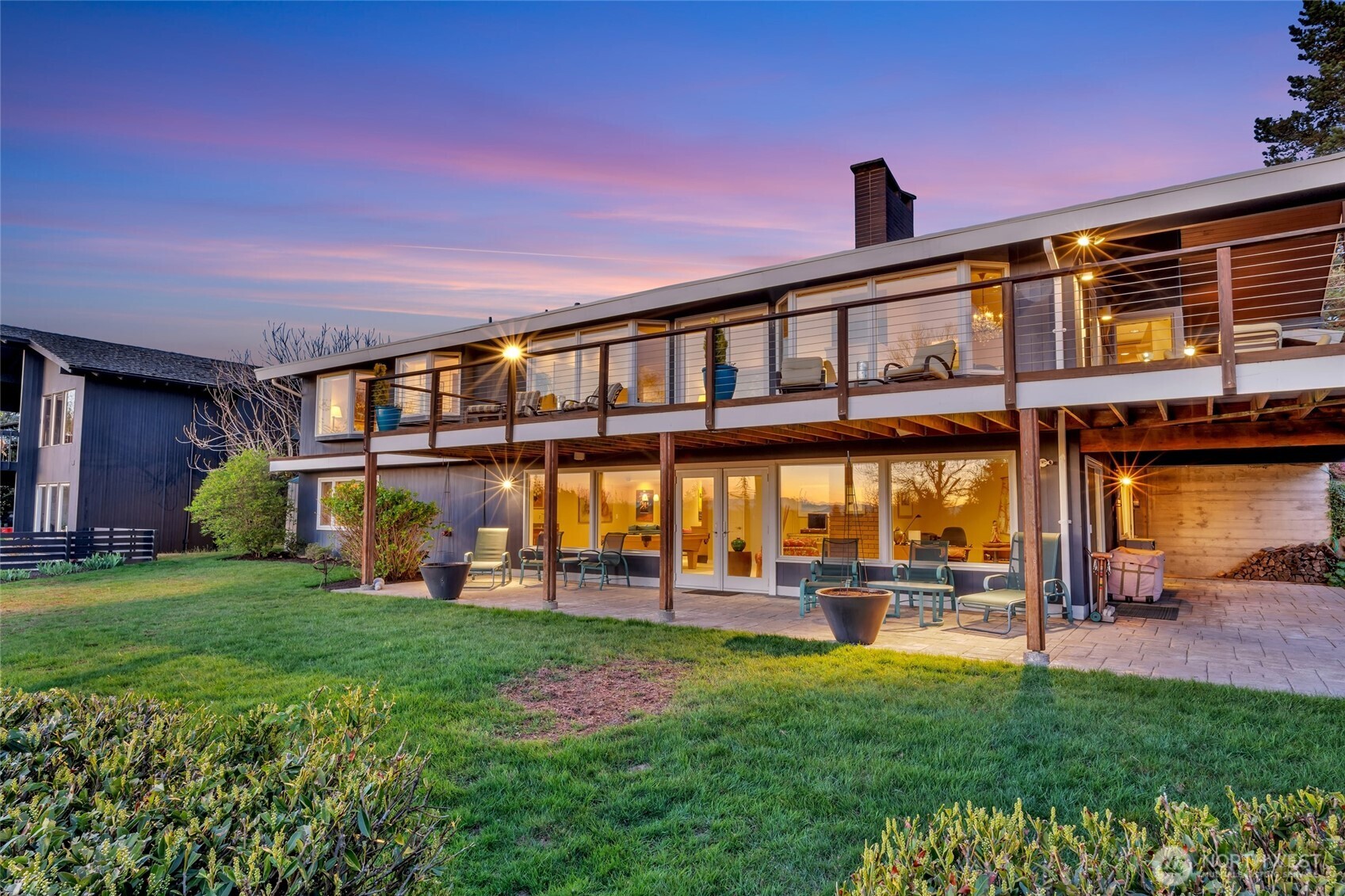 6749 82nd Avenue SE, Mercer Island, WA 98040