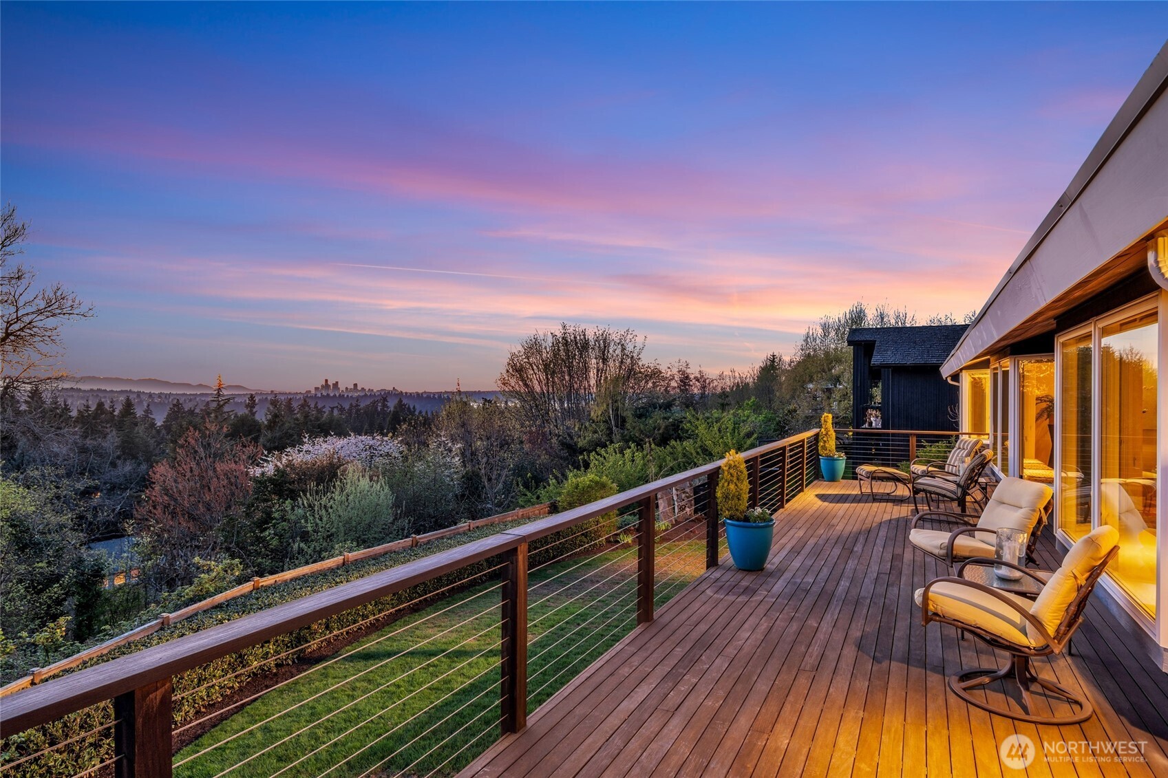 6749 82nd Avenue SE, Mercer Island, WA 98040