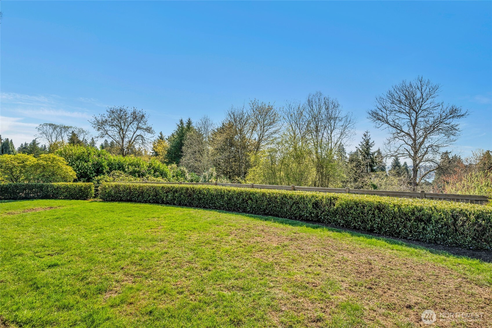 6749 82nd Avenue SE, Mercer Island, WA 98040