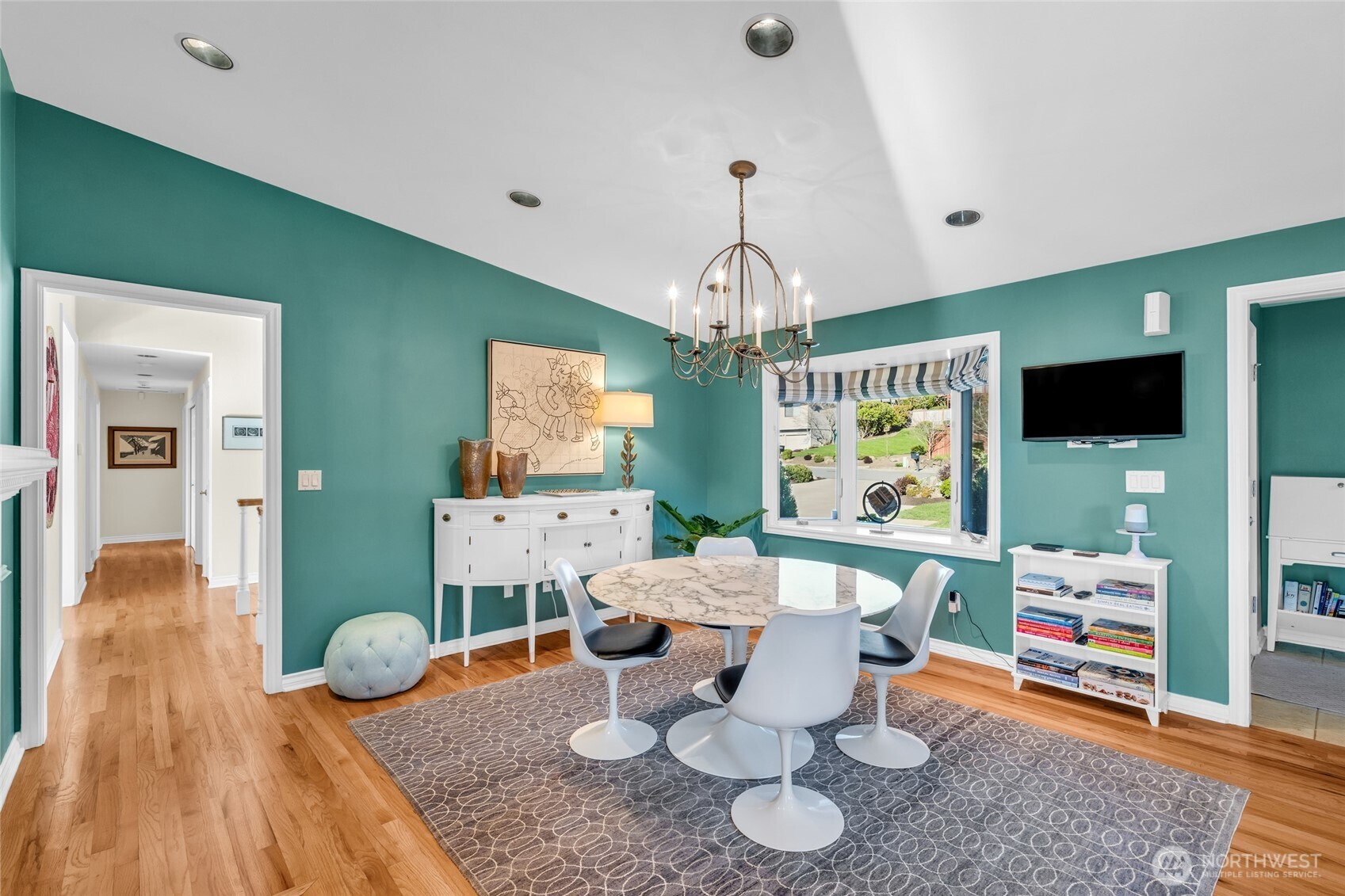 6749 82nd Avenue SE, Mercer Island, WA 98040