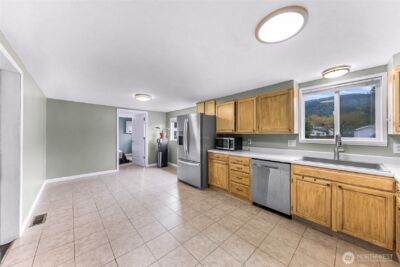 916 Jennings Street , Sedro Woolley, WA 98284 - Photo 9