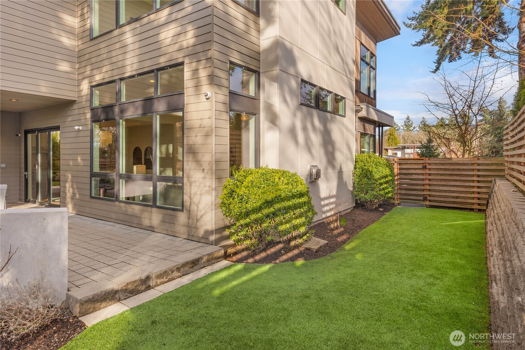 8260 SE 31st Street , Mercer Island, WA 98040