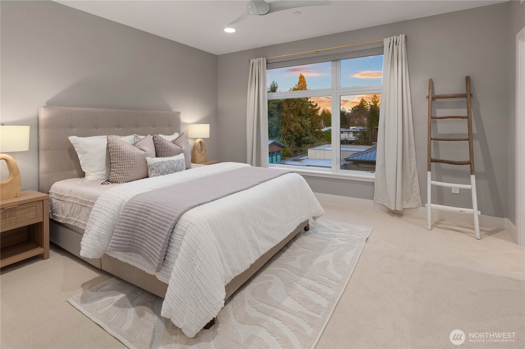 8260 SE 31st Street , Mercer Island, WA 98040