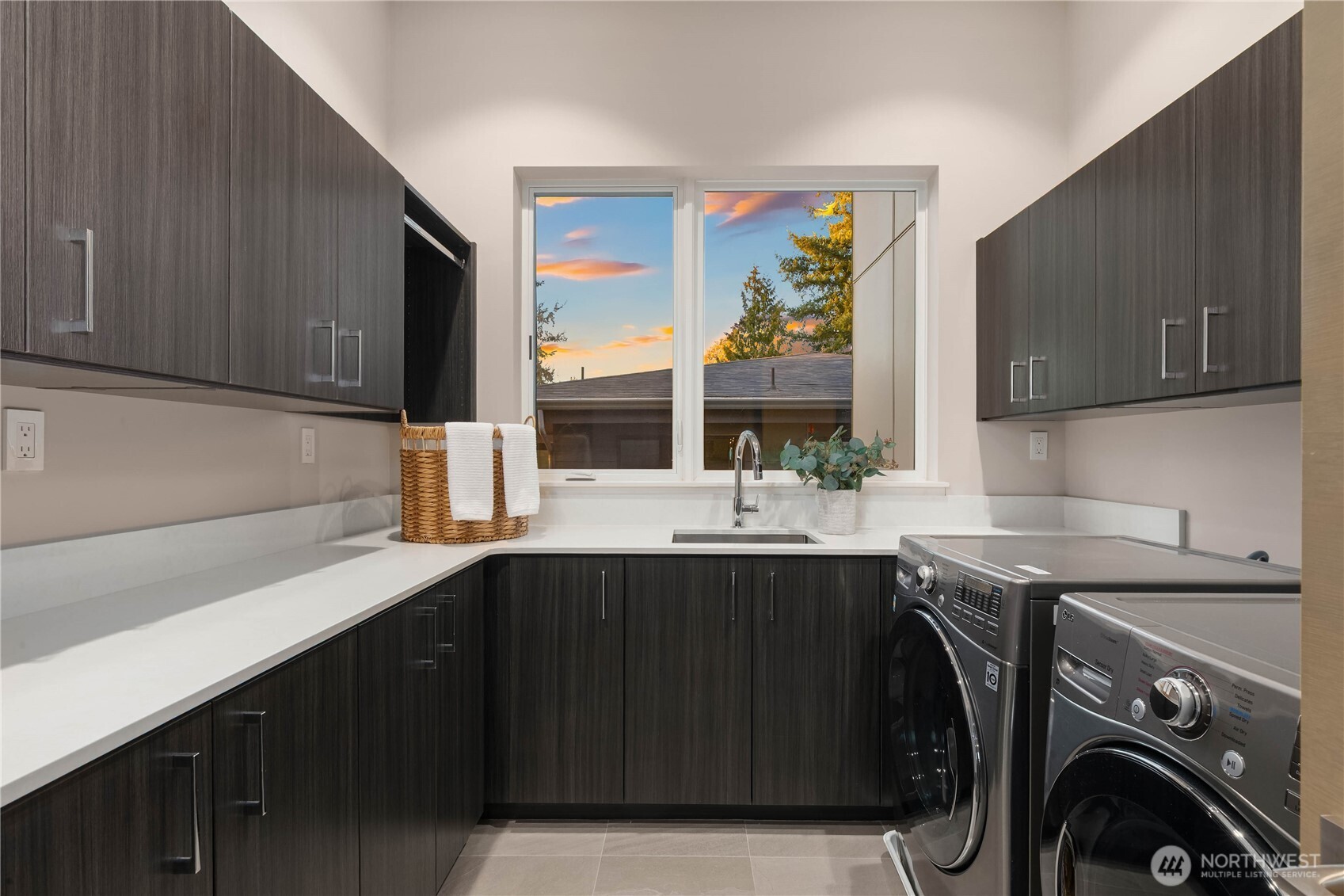 8260 SE 31st Street , Mercer Island, WA 98040