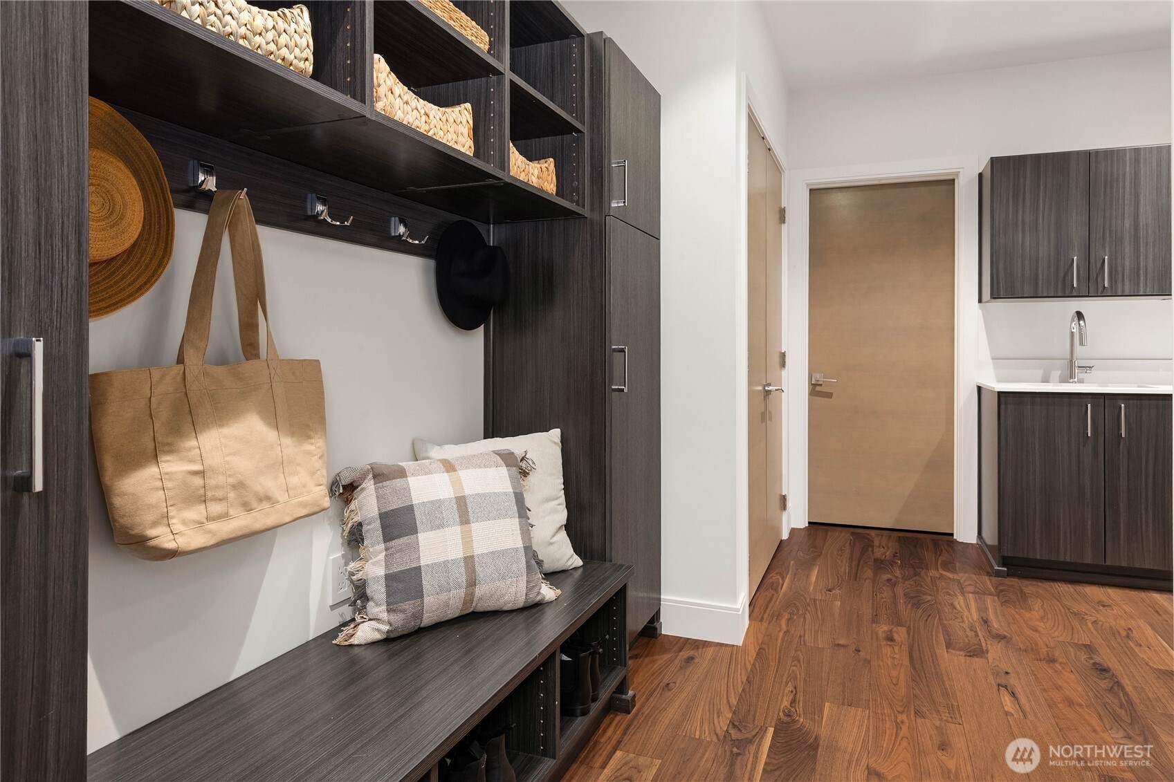 8260 SE 31st Street , Mercer Island, WA 98040