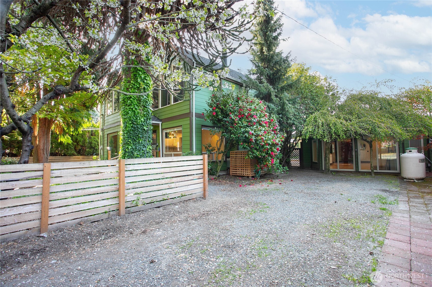1100 Greenleaf Avenue , Burlington, WA 98233