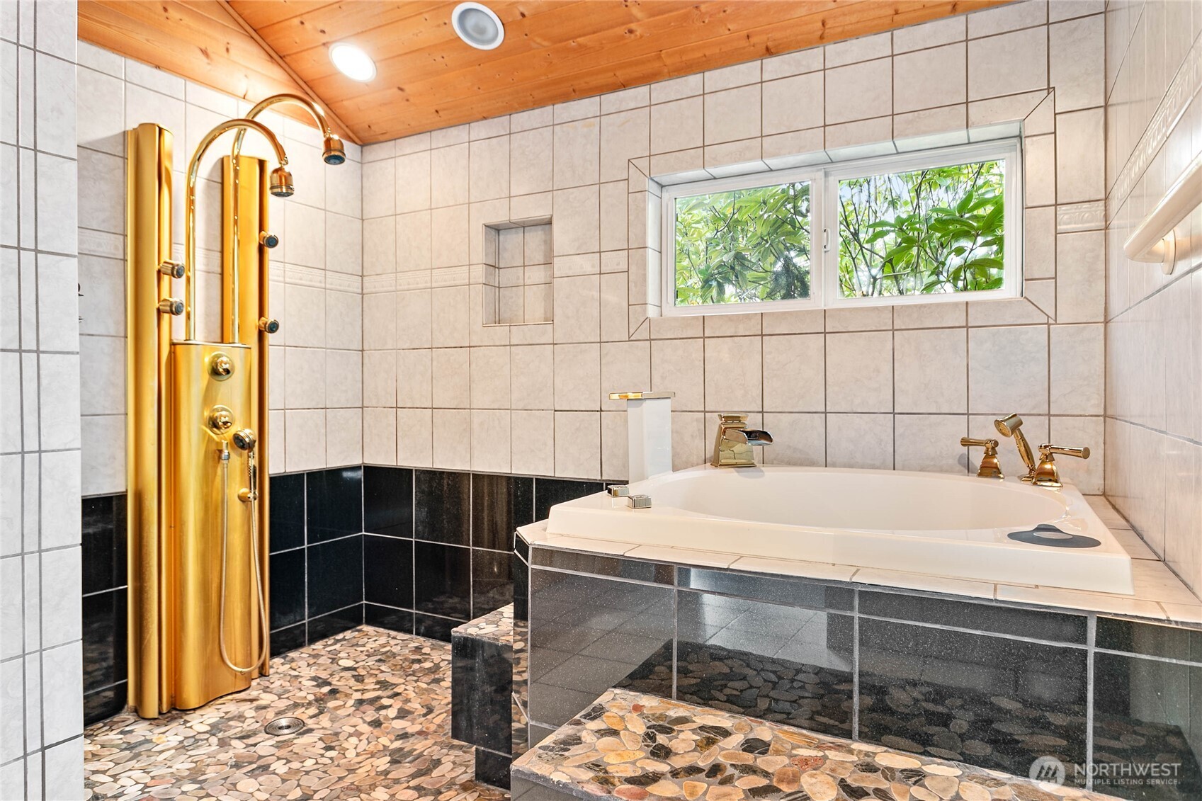 1100 Greenleaf Avenue , Burlington, WA 98233