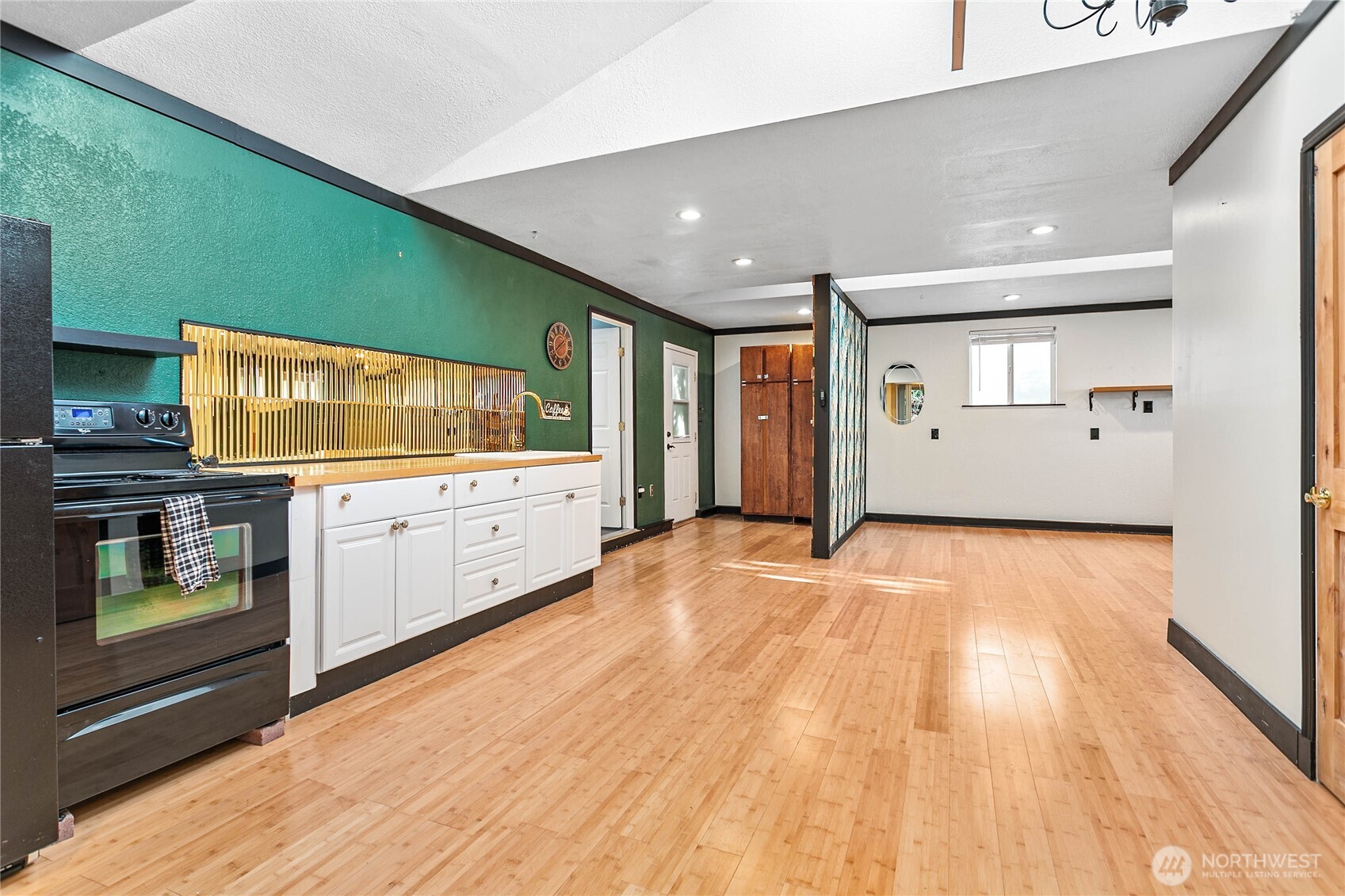 1100 Greenleaf Avenue , Burlington, WA 98233