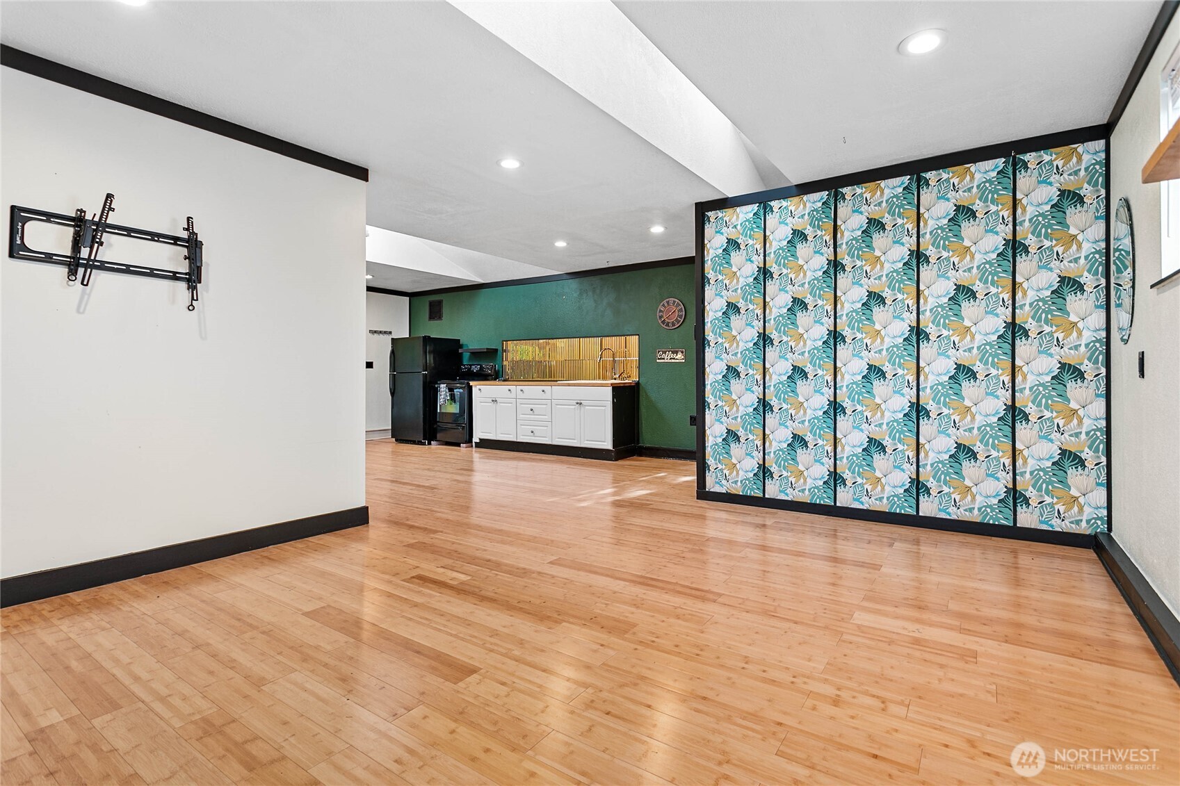 1100 Greenleaf Avenue , Burlington, WA 98233