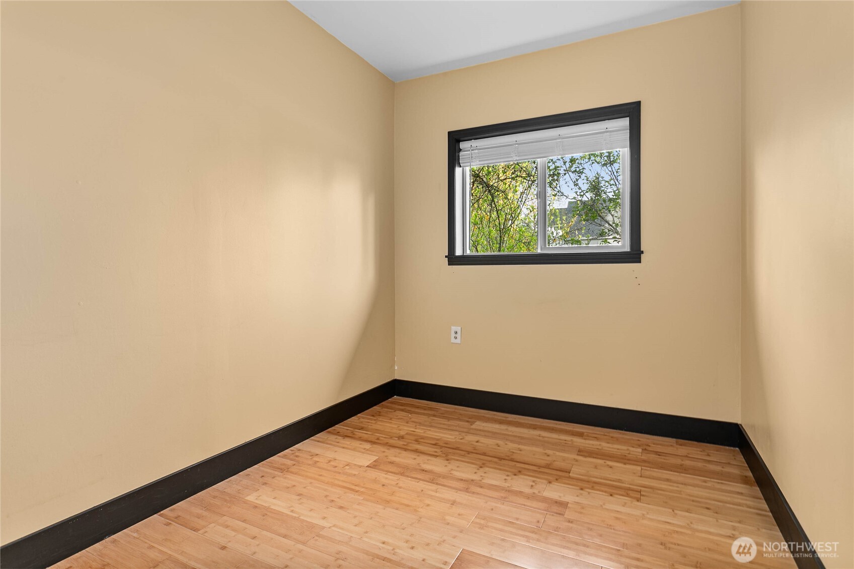 1100 Greenleaf Avenue , Burlington, WA 98233
