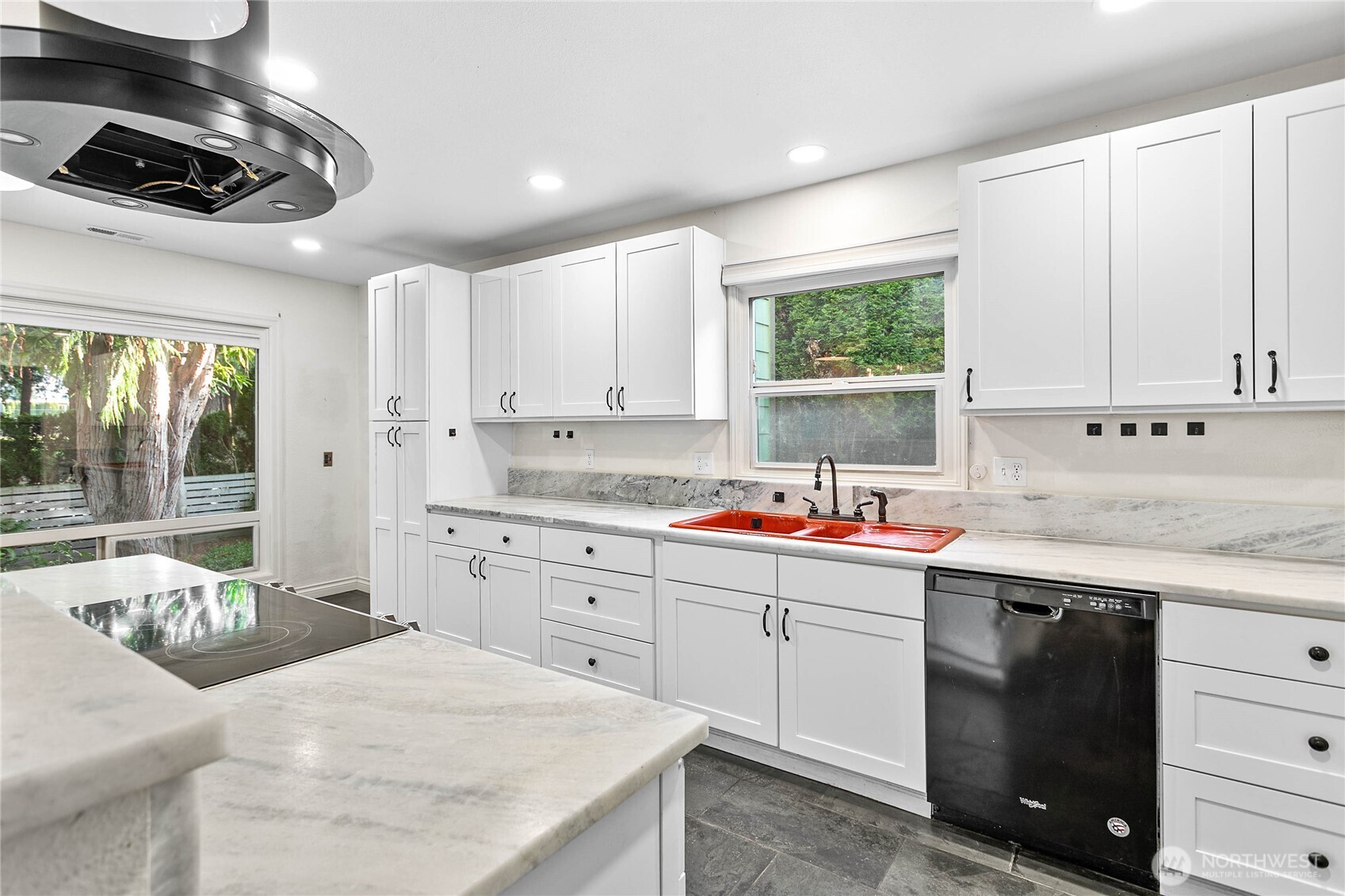 1100 Greenleaf Avenue , Burlington, WA 98233