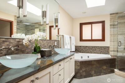 2095 Rose Point Lane , Kirkland, WA 98033 - Photo 11