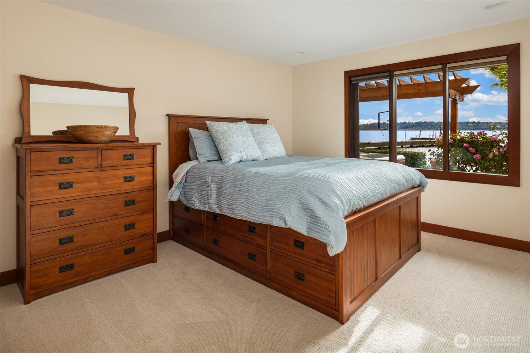 2095 Rose Point Lane , Kirkland, WA 98033