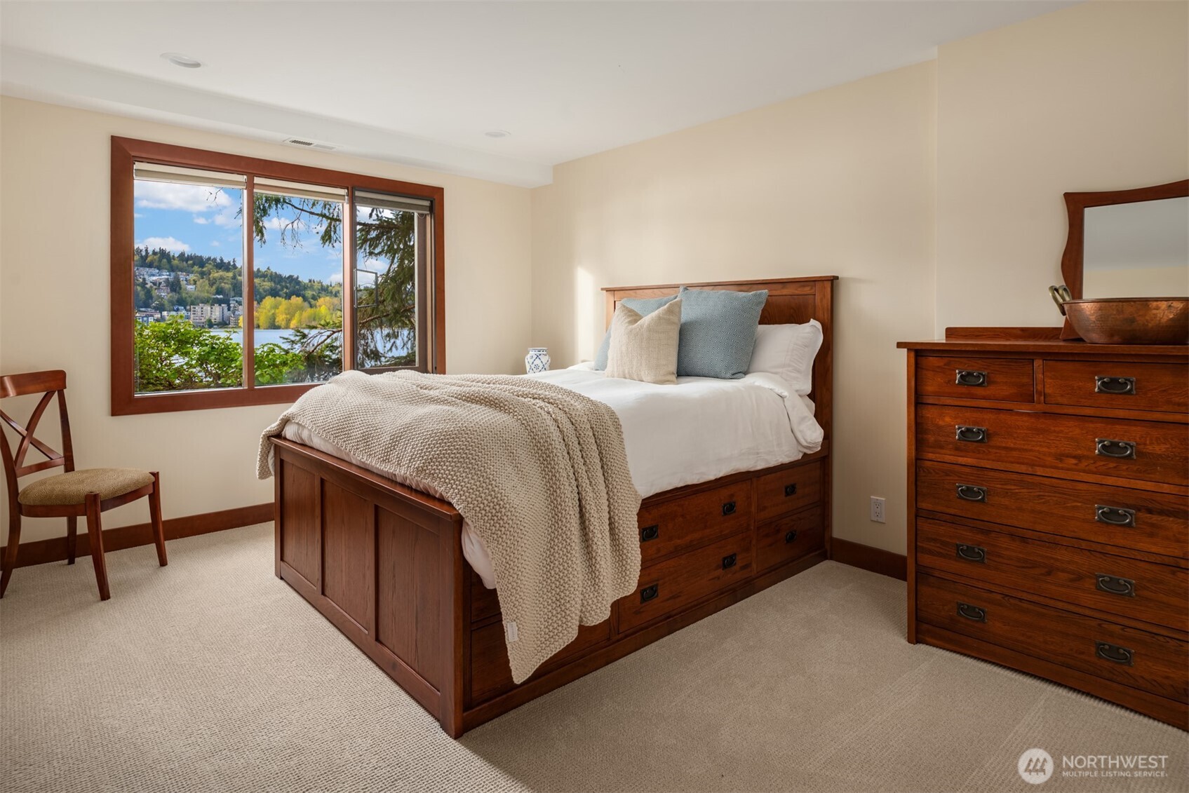 2095 Rose Point Lane , Kirkland, WA 98033
