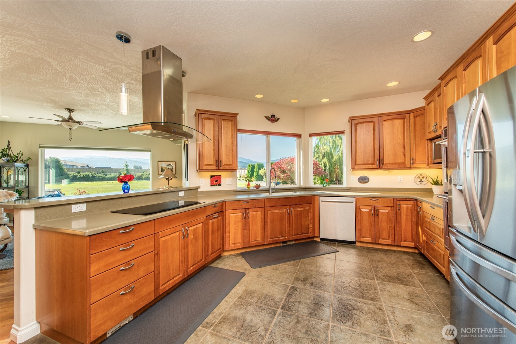 920 N Gierin Creek Lane , Sequim, WA 98382
