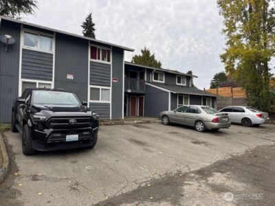 2716 S 258th Place , Kent, WA 98032