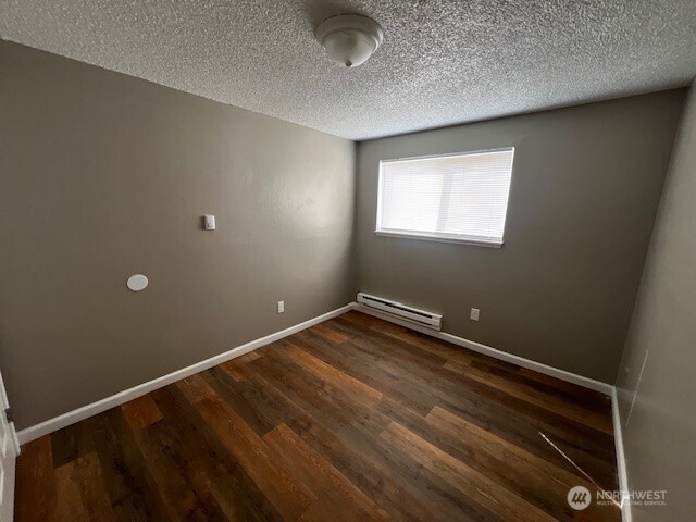 2716 S 258th Place , Kent, WA 98032