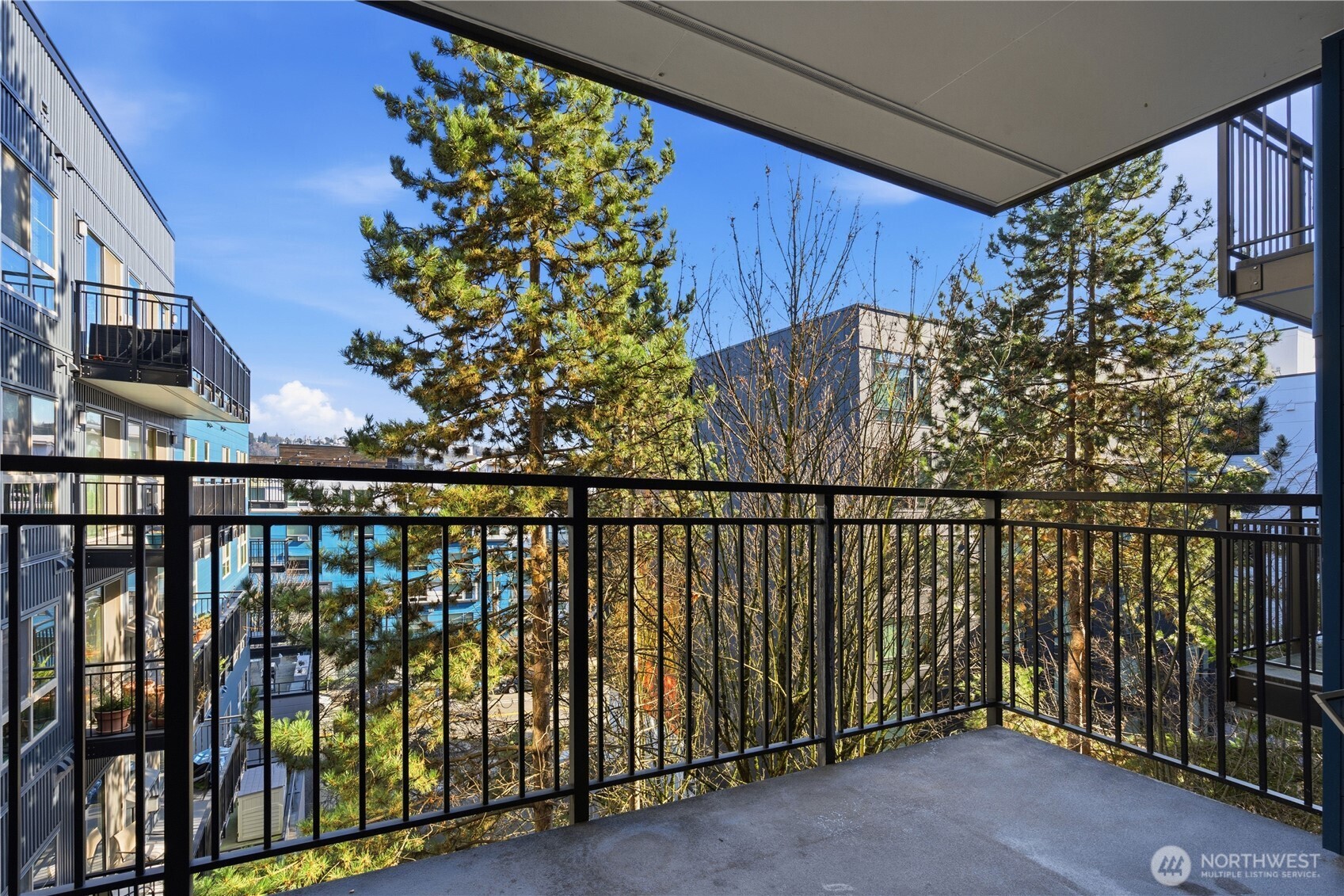 701 Galer St #609, Seattle, WA 98109