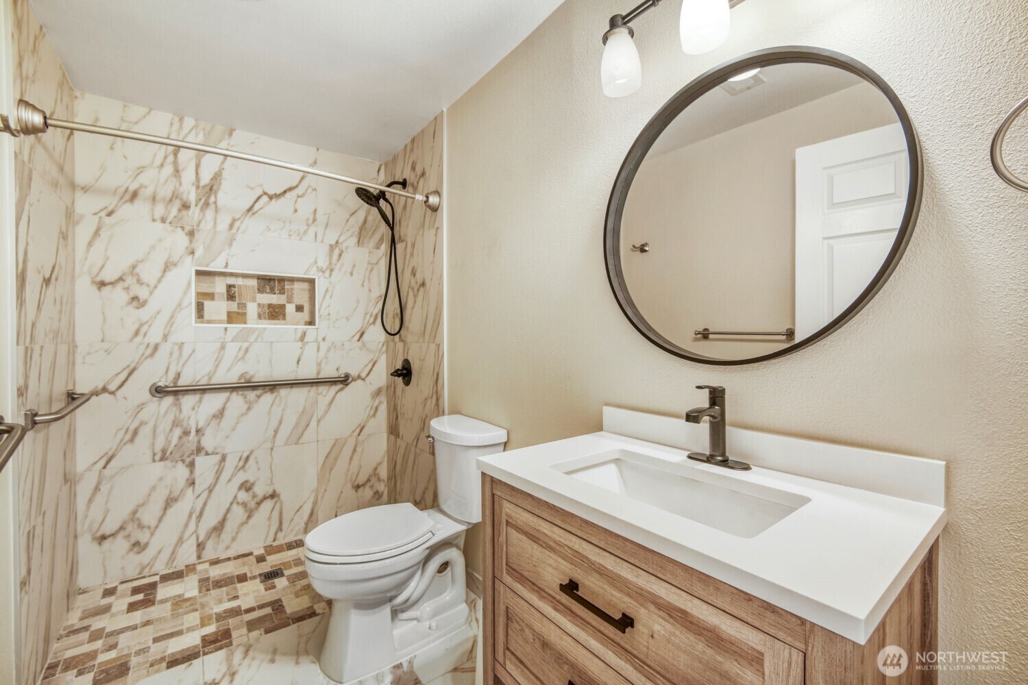 3618 S 243rd Street , Kent, WA 98032
