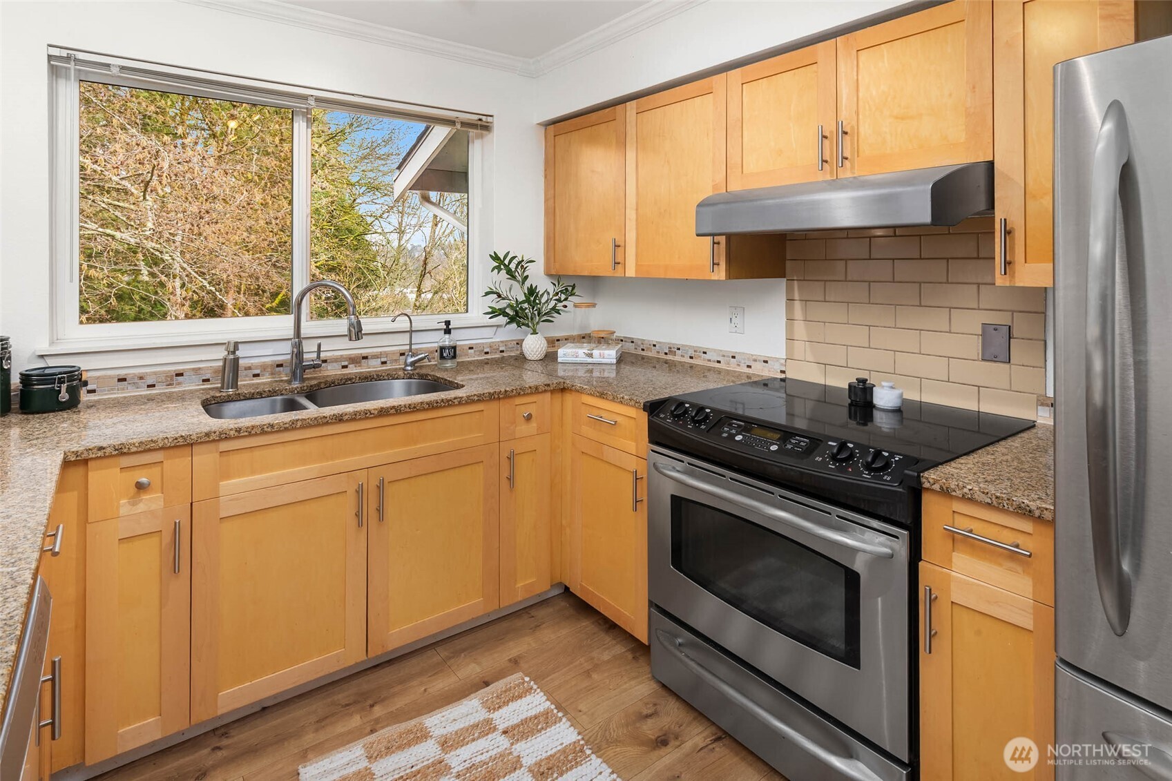 12023 NE 204th Place #E302, Bothell, WA 98011