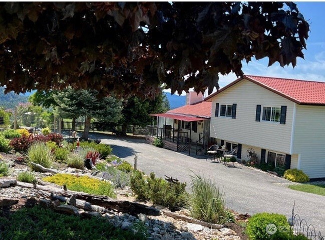 717 Conrad Hill Way , Colville, WA 99114