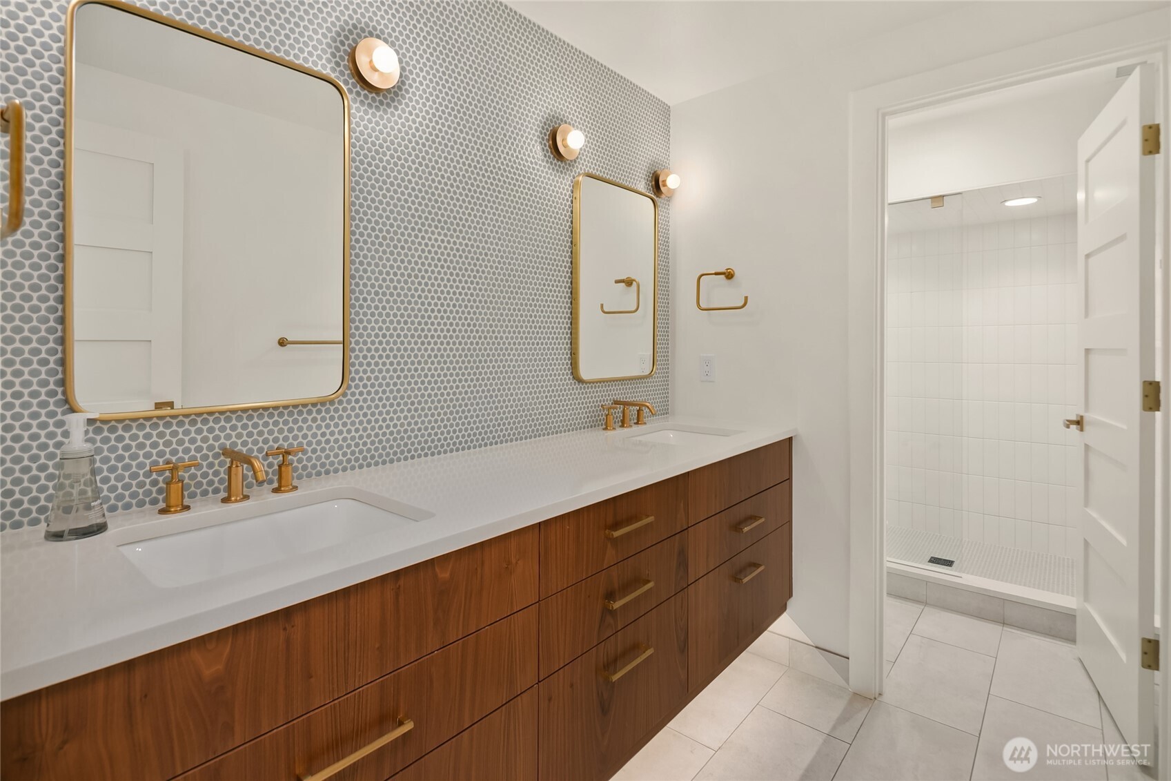 4628 Forest Avenue SE, Mercer Island, WA 98040