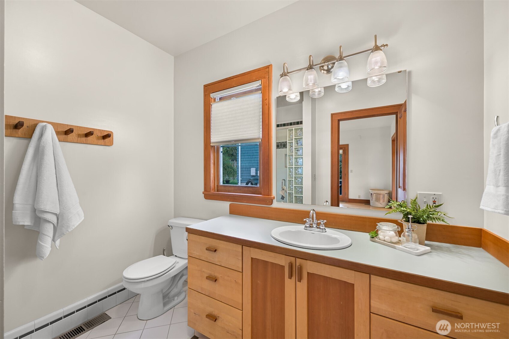 814 Donovan Avenue , Bellingham, WA 98225-7319