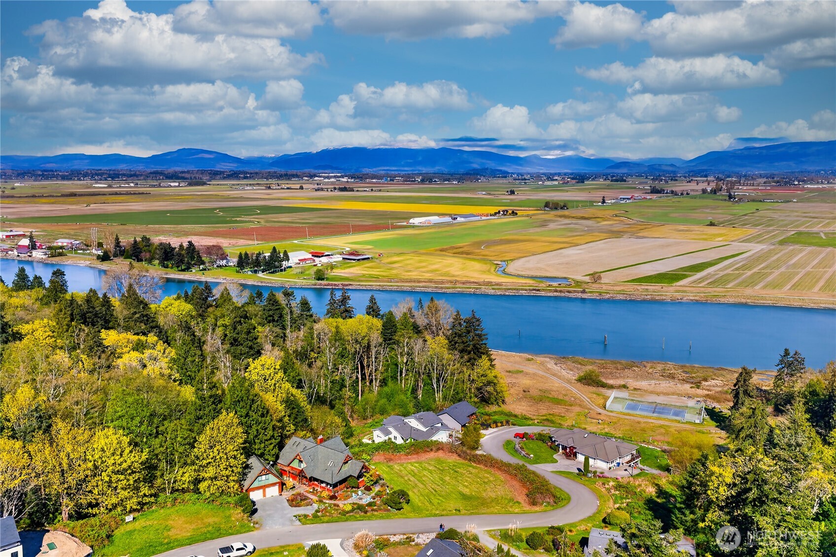 8 Sahalie Road , La Conner, WA 98257