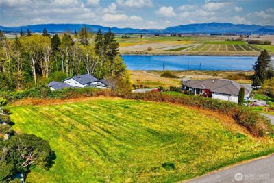 8 Sahalie Road , La Conner, WA 98257 - Photo 2
