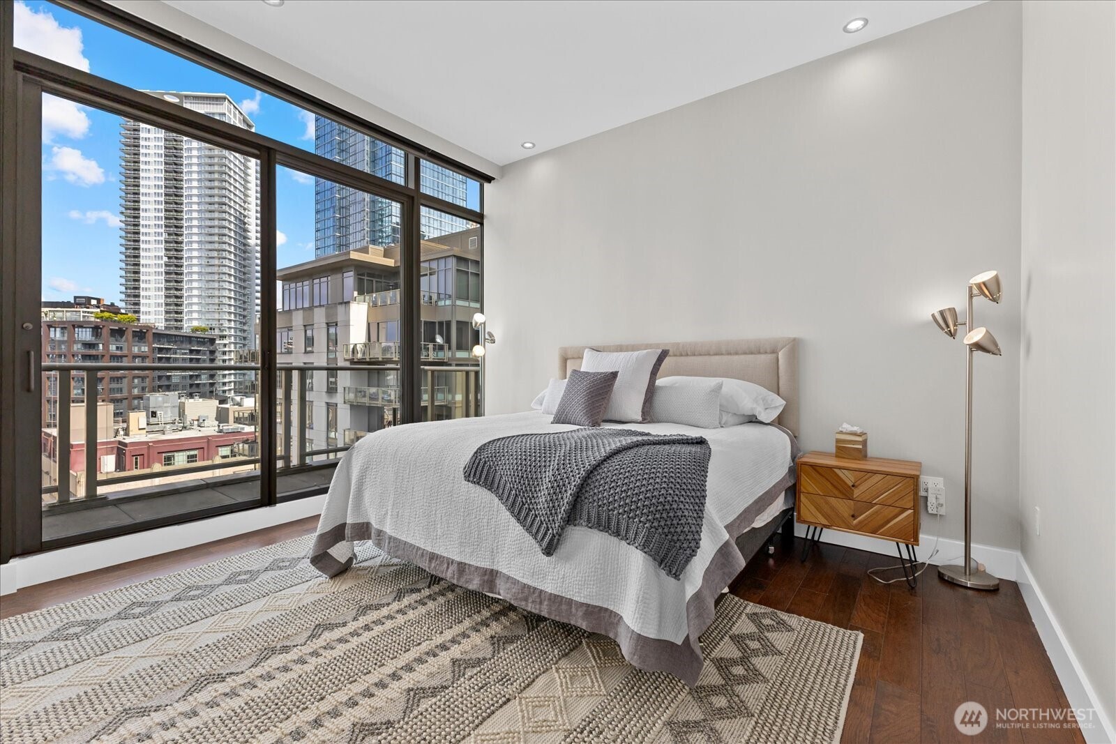 900 Lenora Street #1203, Seattle, WA 98121