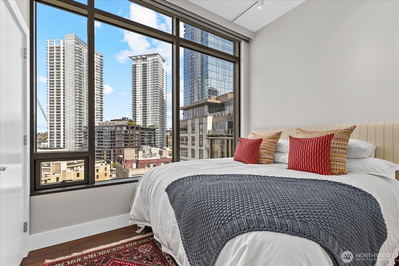 900 Lenora Street #1203, Seattle, WA 98121