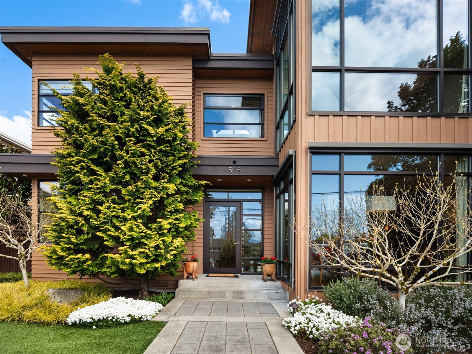518 14th Avenue W, Kirkland, WA 98033