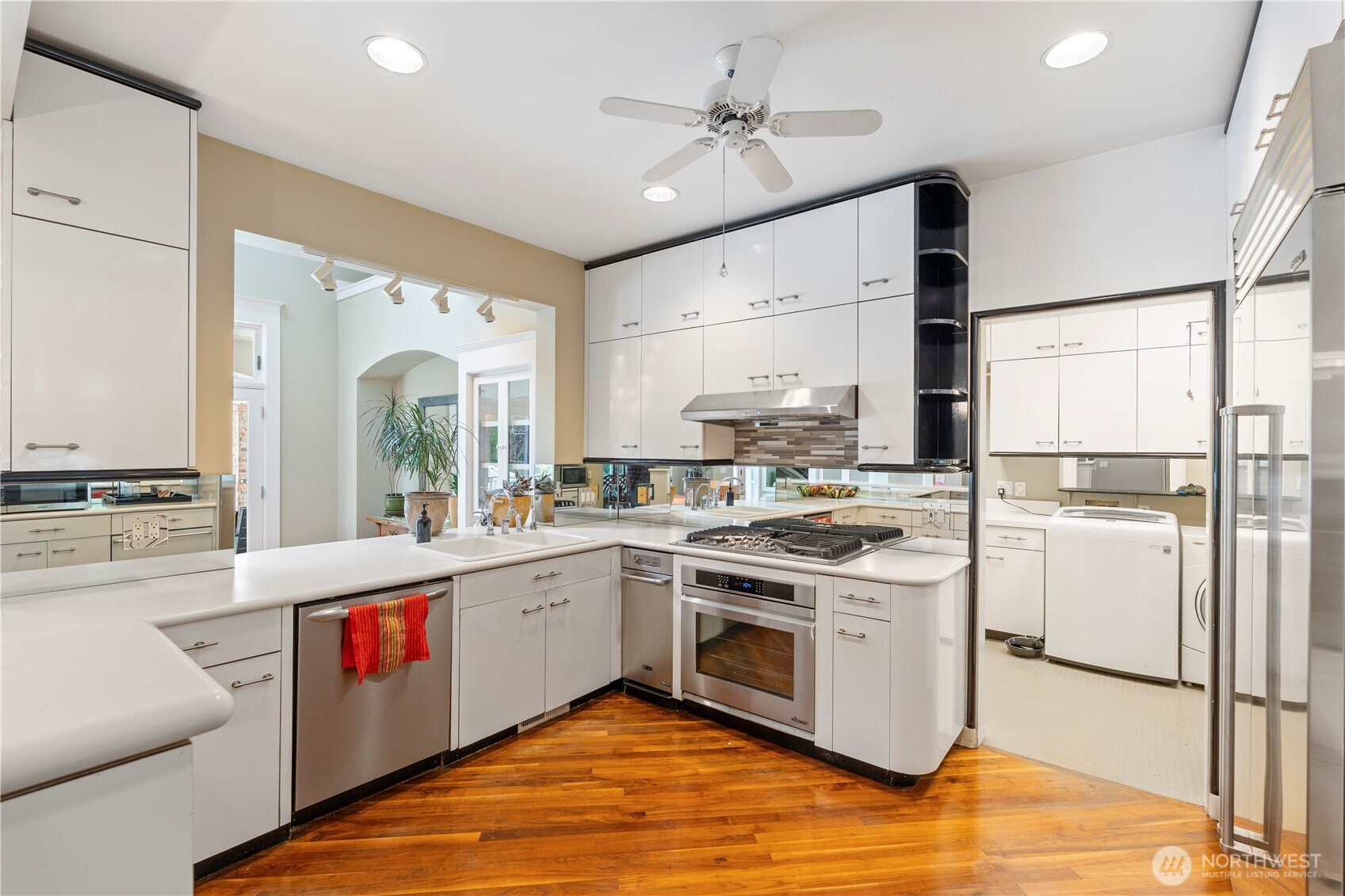 5601 W Mercer Way , Mercer Island, WA 98040