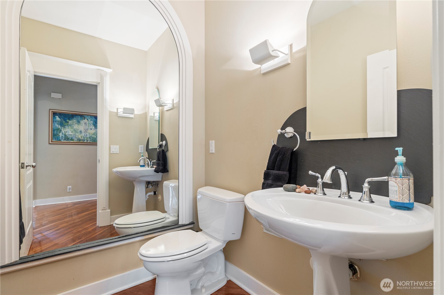 5601 W Mercer Way , Mercer Island, WA 98040