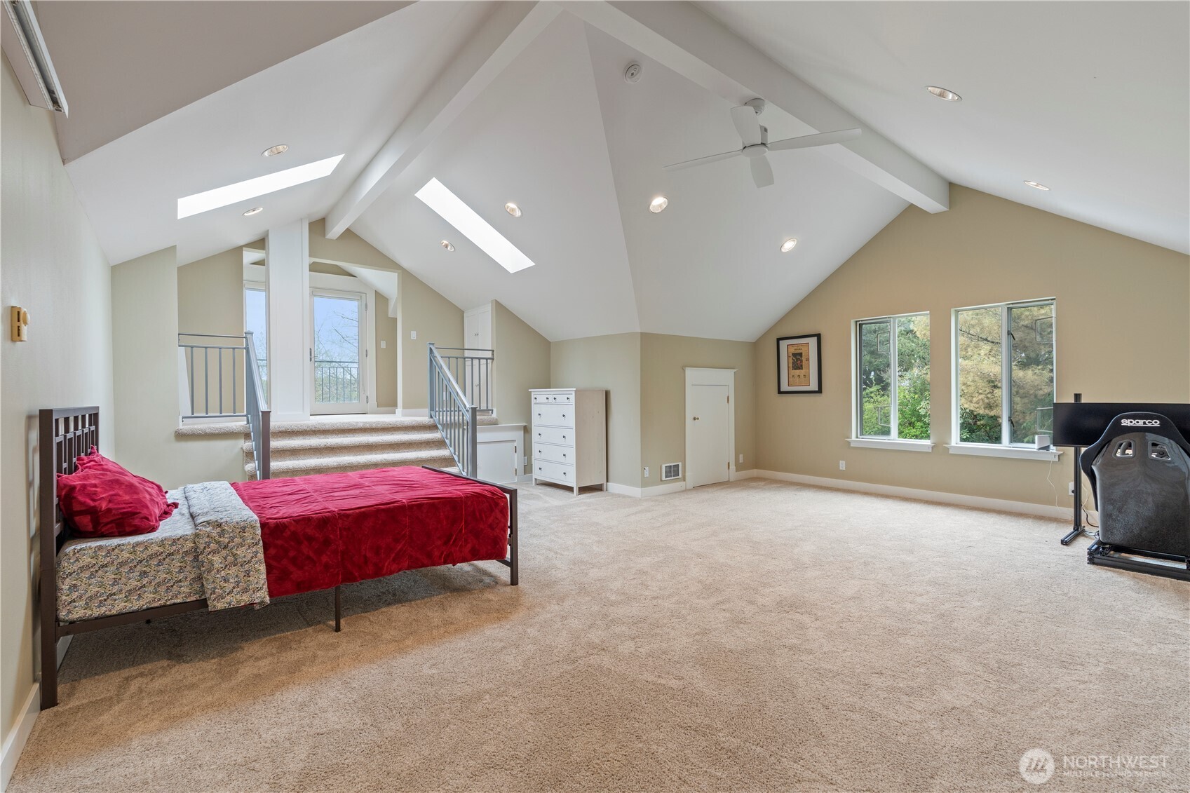 5601 W Mercer Way , Mercer Island, WA 98040