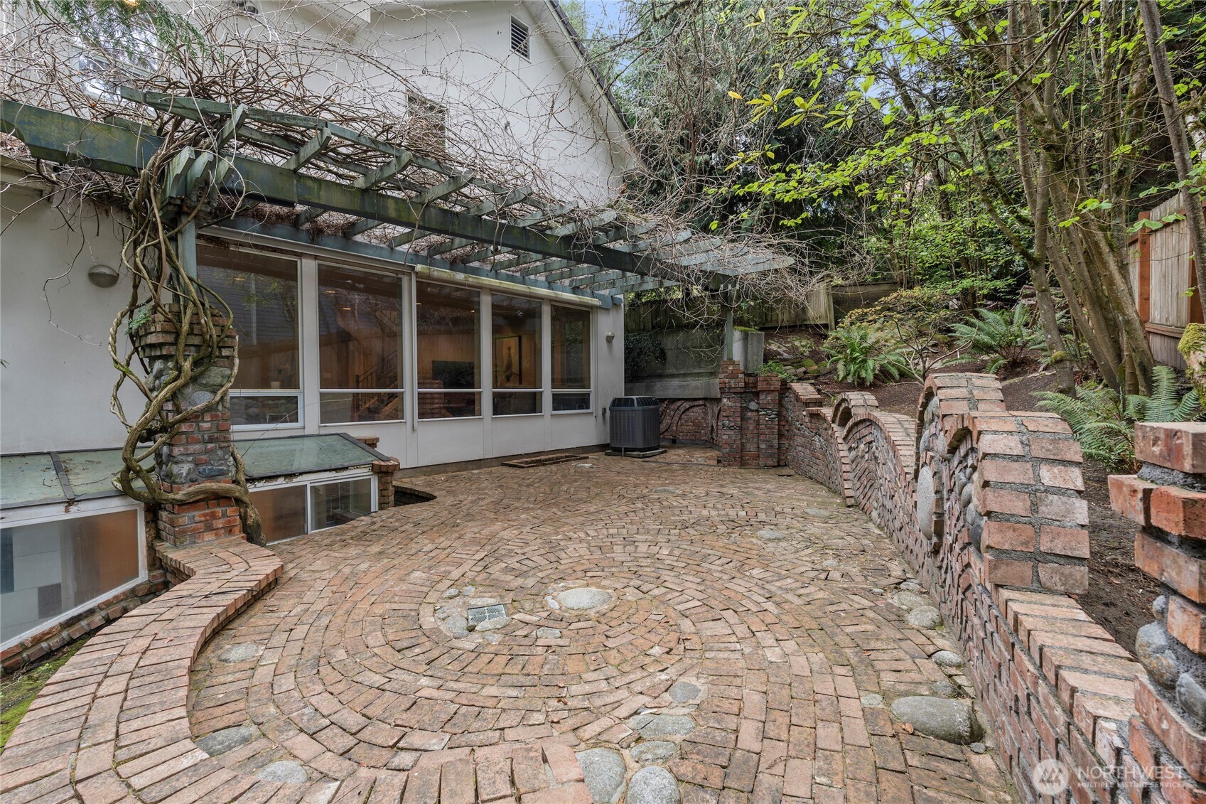 5601 W Mercer Way , Mercer Island, WA 98040