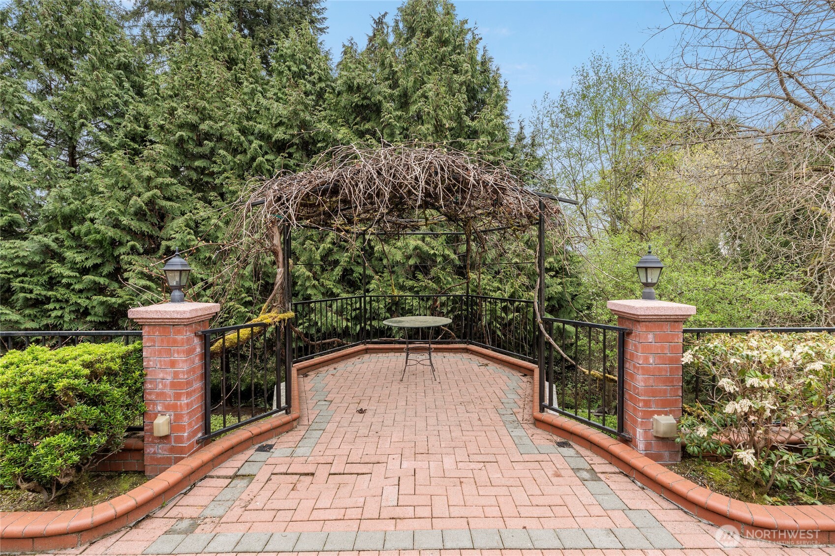 5601 W Mercer Way , Mercer Island, WA 98040