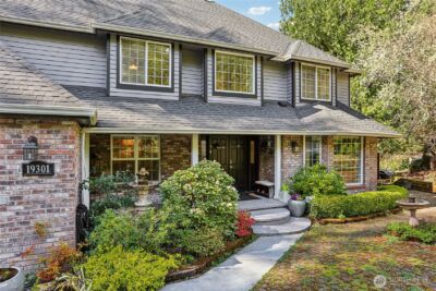 19301 SE 16th Street , Sammamish, WA 98075 - Photo 2