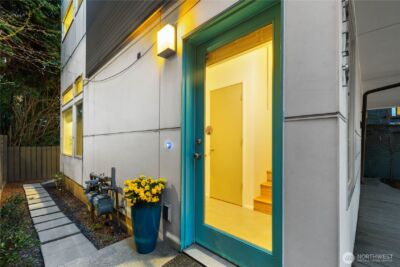929 14th Avenue , Seattle, WA 98122 - Photo 2